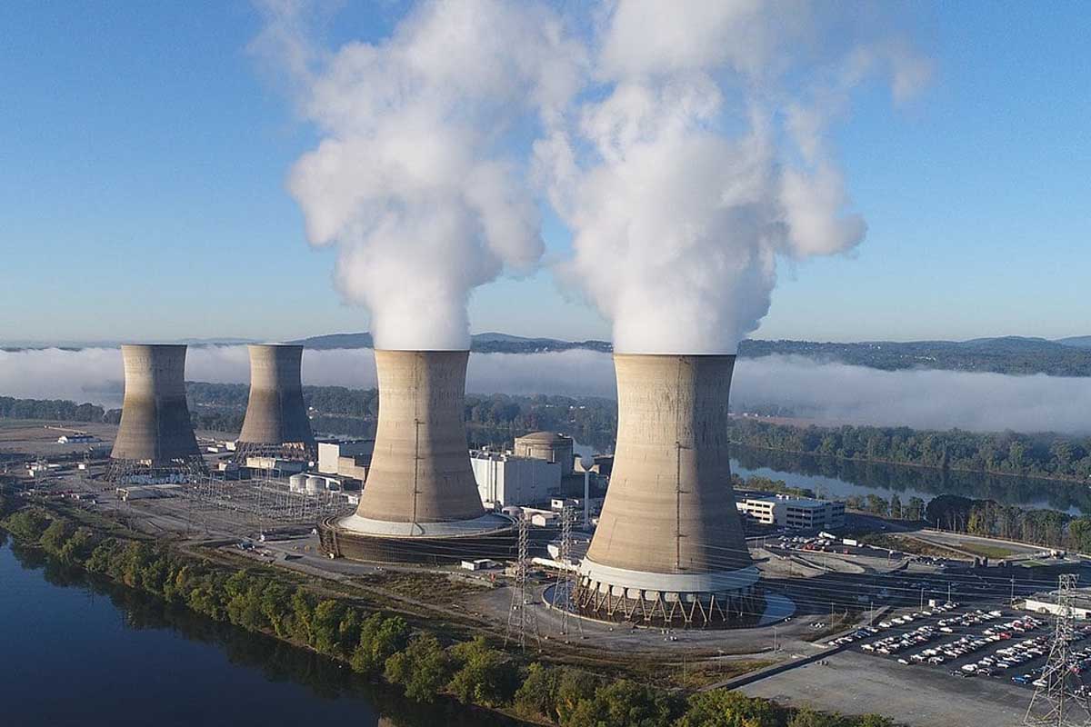 Safety valve installation at nuclear power plant